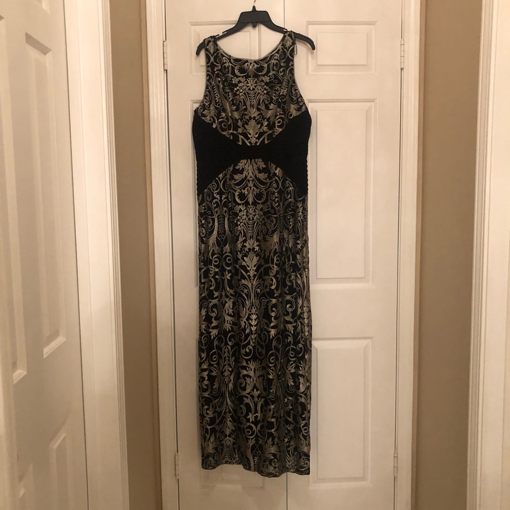 NWOT Adrianna Papell Black and Gold Embroidery Sleeveless Dress